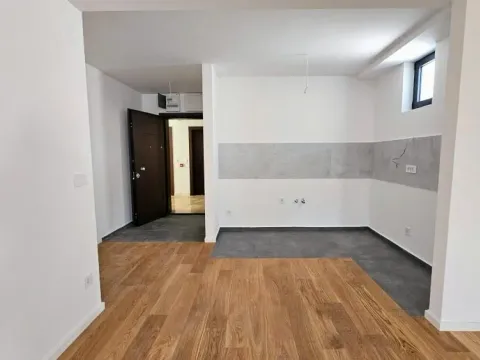Sale, three bedroom apartment, 60m², Cvetkova Pijaca, Zvezdara Sve Podlokacije - image 2