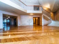 Prodaja, četvorosoban stan, 355m², Preko Morače, Podgorica - image 13