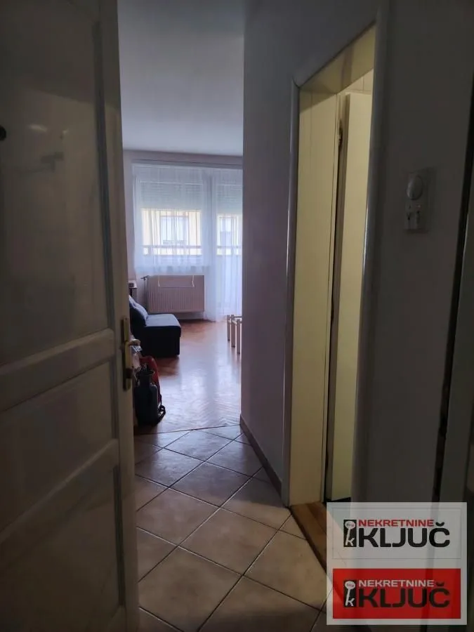 Izdavanje, garsonjera, 29m², Grbavica, Novi Sad Sve Podlokacije
