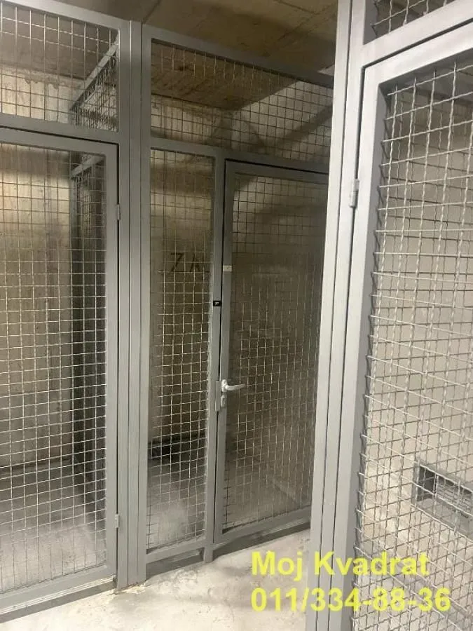 Izdavanje, četvorosoban stan, 120m², Savski Venac, Beograd