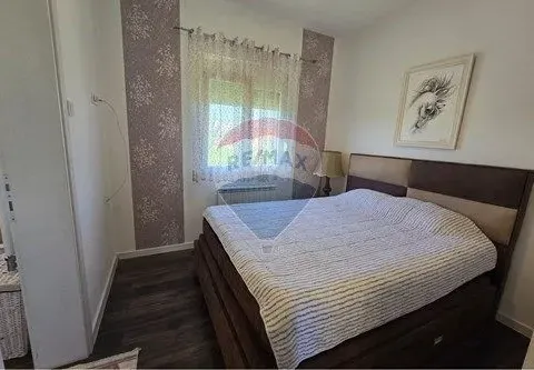 Izdavanje, kuća, 125m², Golubovci, Podgorica - image 16