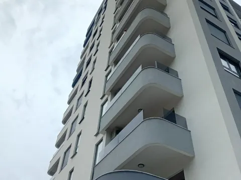 Prodaja, dvosoban stan, 73m², Centar, Bar - image 2