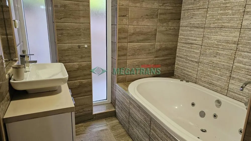 Izdavanje, kuća, 200m², Salajka, Novi Sad Sve Podlokacije