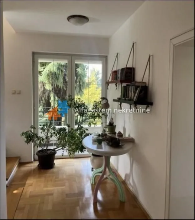 Rent, house, 400m², Voždovac Sve Podlokacije, Beograd