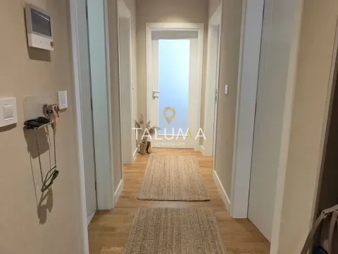 Sale, two bedroom apartment, 70m², Stari Aerodrom, Podgorica - image 9