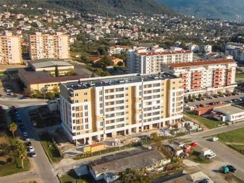Prodaja, jednosoban stan, 73m², Centar, Bar