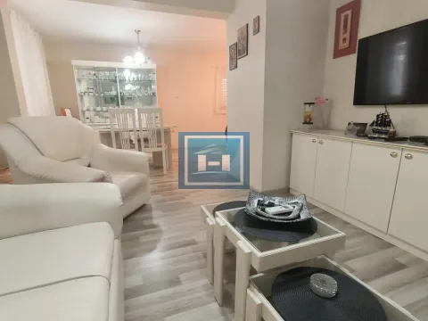 Prodaja, kuća, 171m², Ćuprija, Srbija - image 1