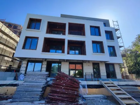 Prodaja, jednosoban stan, 80m², Centar, Tivat - image 17