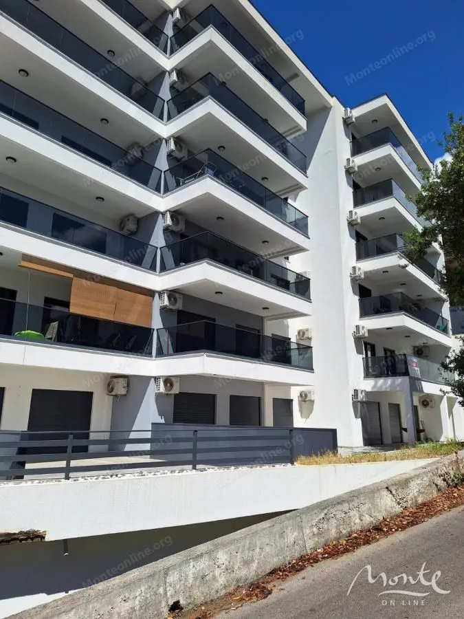 Sale, two bedroom apartment, 67m², Dobre Vode, Bar