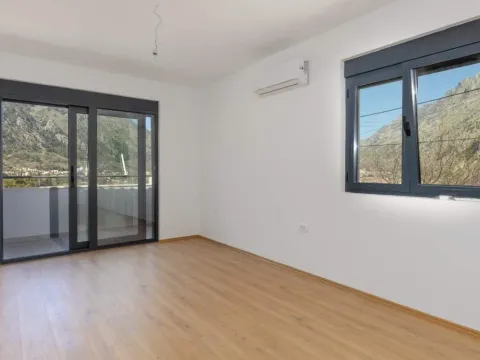 Sale, house, 160m², Škaljari, Kotor - image 5