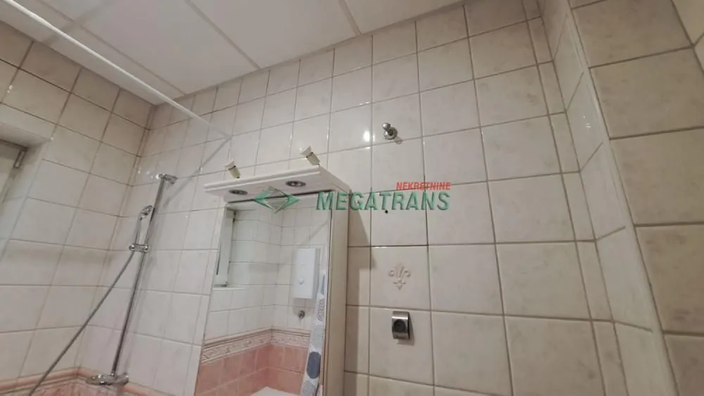 Izdavanje, trosoban stan, 72m², Centar, Novi Sad