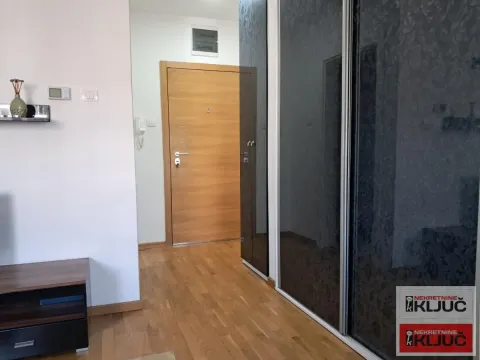 Rent, studio apartment, 28m², Bulevar patrijarha Pavla, Novi Sad Sve Podlokacije - image 9