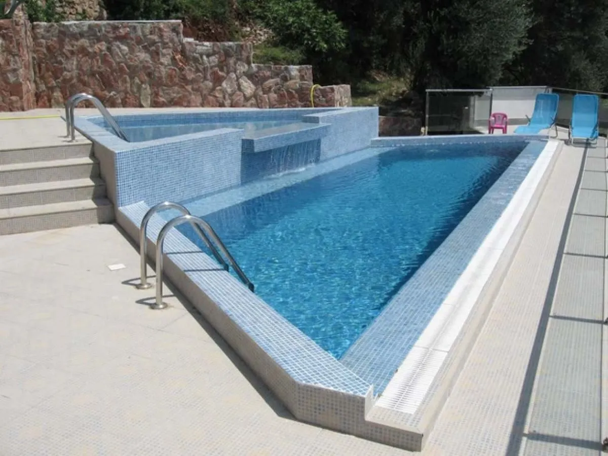 Prodaja, poslovni prostor, 137m², Petrovac, Budva