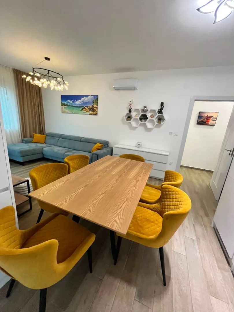 Rent, two bedroom apartment, 72m², Bečići, Budva