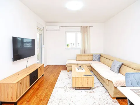 Rent, apartment, 45m², Stari Aerodrom, Podgorica - image 2