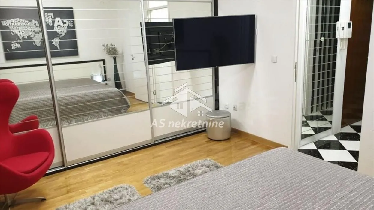 Izdavanje, dvosoban stan, 60m², Vračar Hram, Vračar Sve Podlokacije
