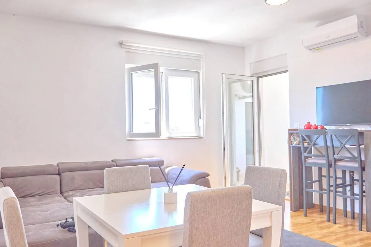 Sale, two bedroom apartment, 59m², Bečići, Budva
