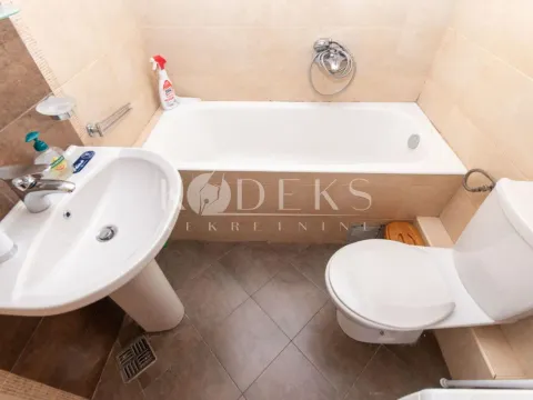 Izdavanje, trosoban stan, 71m², Stari Aerodrom, Podgorica - image 14