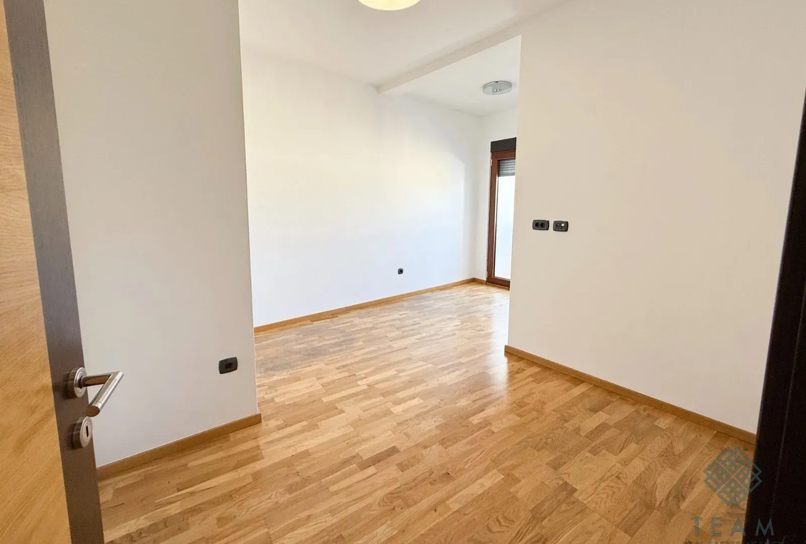 Rent, office space, 90m², Centar, Podgorica