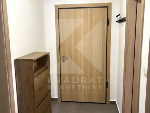 Izdavanje, jednosoban stan, 50m², Master Kvart, Podgorica - image 9