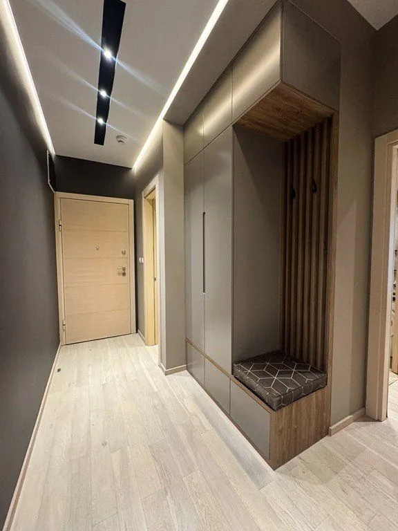 Izdavanje, dvosoban stan, 103m², Podgorica, Crna Gora