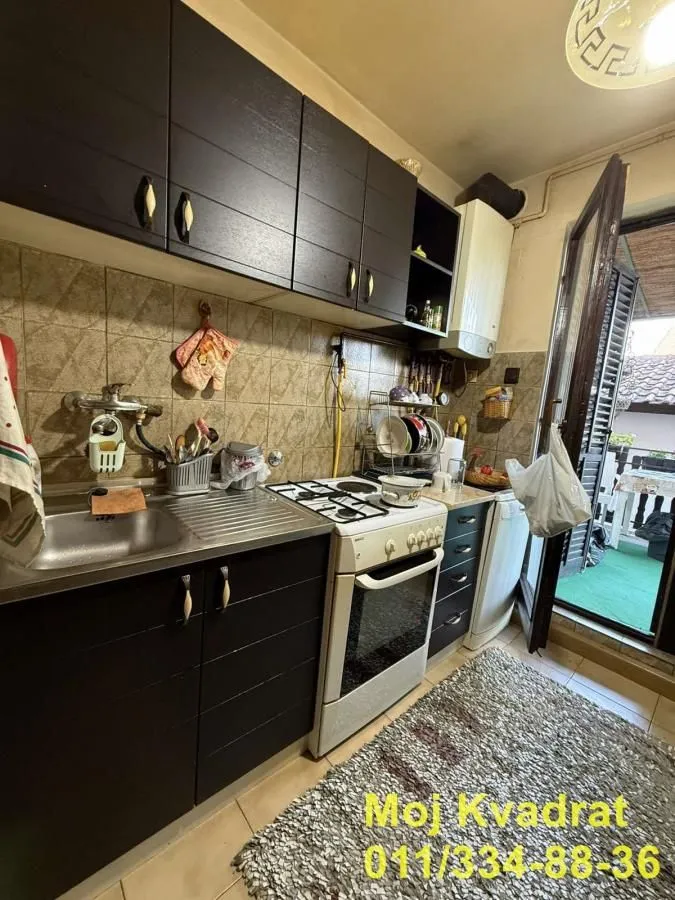 Prodaja, trosoban stan, 56m², Petlovo Brdo, Beograd