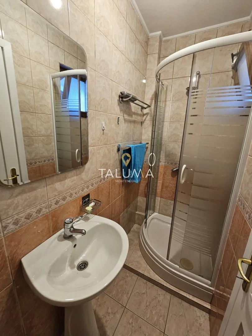 Rent, house, 216m², Dalmatinska ulica, Podgorica