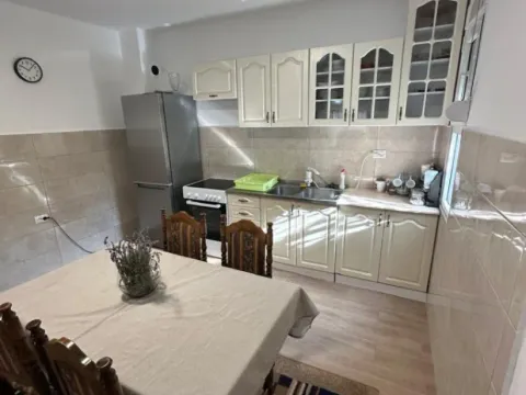 Izdavanje, dvosoban stan, 90m², Dalmatinska ulica, Podgorica - image 5