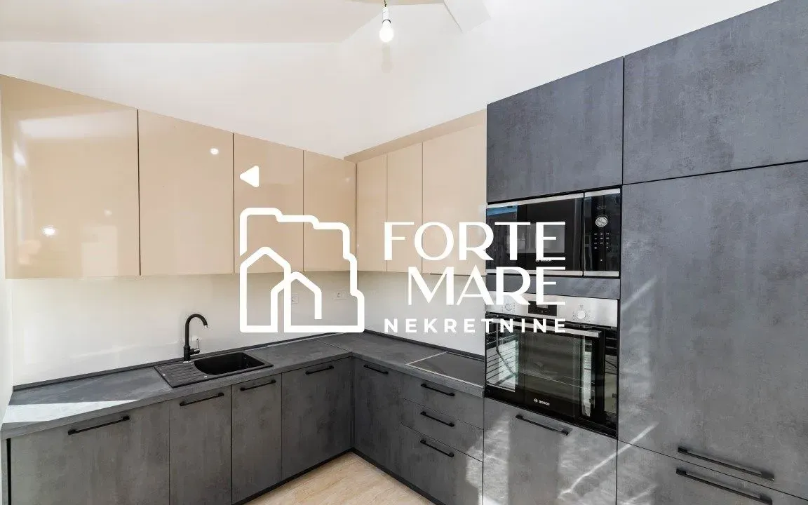 Sale, two bedroom apartment, 74m², Đenovići, Herceg Novi