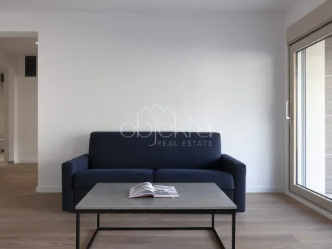 Izdavanje, stan, 136m², Kotor, Crna Gora - image 4