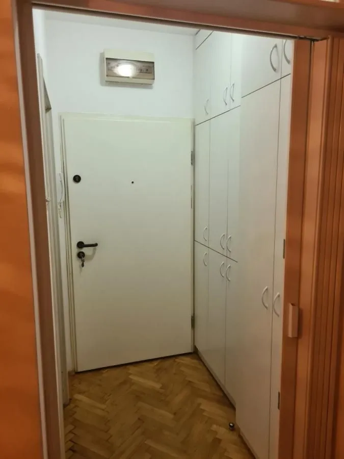 Izdavanje, jednosoban stan, 36m², Grbavica, Novi Sad Sve Podlokacije