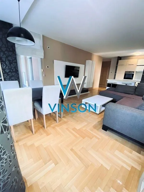 Izdavanje, trosoban stan, 98m², Centar, Novi Sad