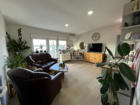 Prodaja, dvosoban stan, 37m², Centar, Smederevo