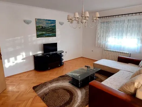 Rent, three bedroom apartment, 130m², Dahna, Podgorica - image 11