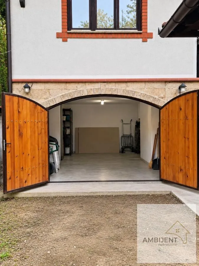 Prodaja, kuća, 350m², Centar, Ub
