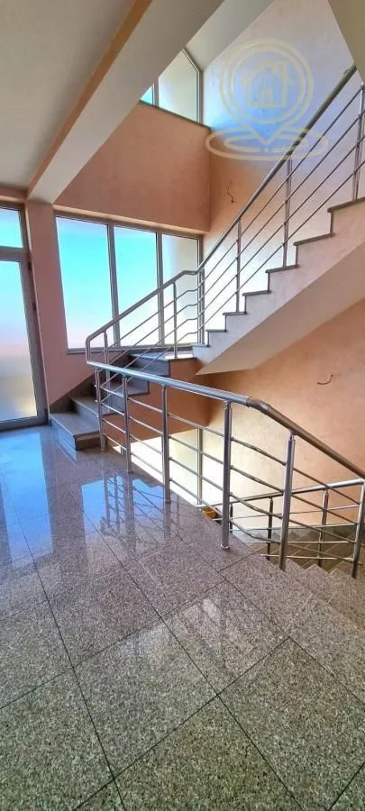 Rent, office space, 600m², Crveni Krst, Niš