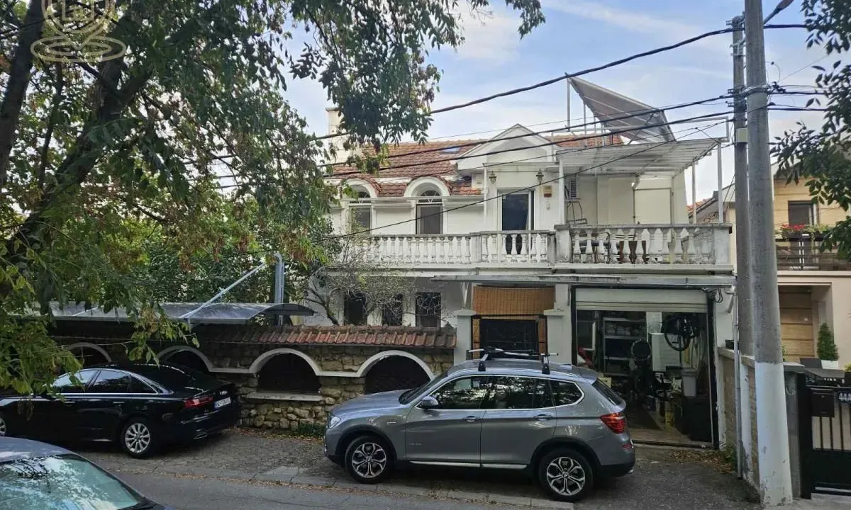 Izdavanje, kuća, 323m², Olimp, Zvezdara Sve Podlokacije