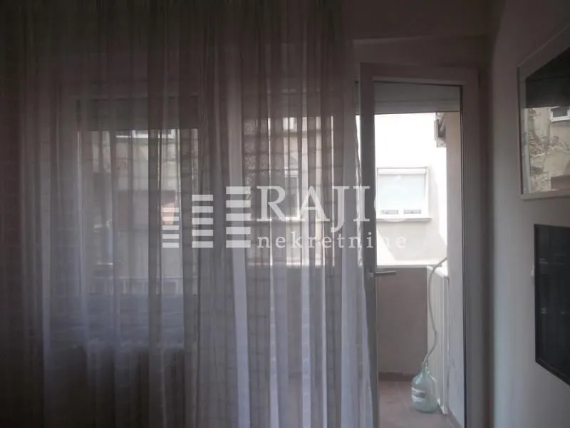 Izdavanje, jednosoban stan, 40m², Stari Grad, Beograd