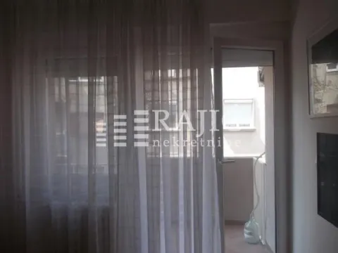 Izdavanje, jednosoban stan, 40m², Stari Grad, Beograd - image 10