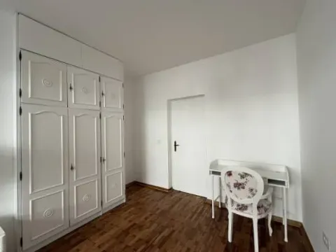 Rent, three bedroom apartment, 69m², Kalenić Pijaca, Vračar Sve Podlokacije - image 8