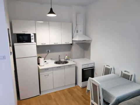 Rent, one bedroom apartment, 37m², Budva, Crna Gora - image 3