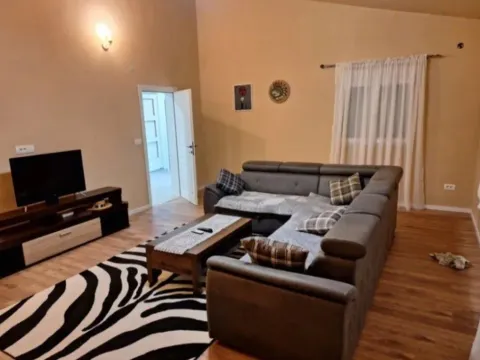 Izdavanje, kuća, 200m², Cijevna, Podgorica - image 3