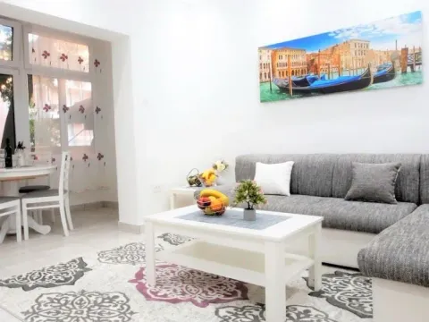 Prodaja, stan, 78m², Tivat, Crna Gora - image 7