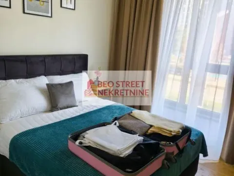 Izdavanje, trosoban stan, 87m², Savski Venac, Beograd - image 8