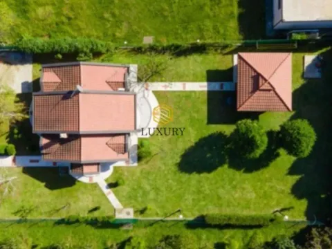 Izdavanje, kuća, 150m², Rogami, Podgorica - image 3