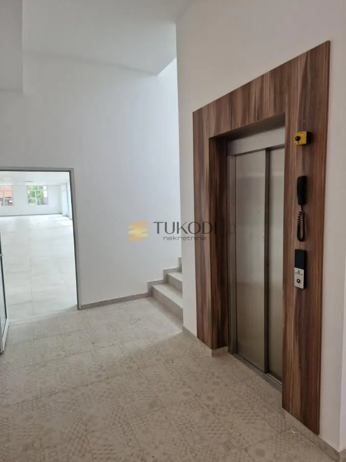 Rent, office space, 930m², Telep, Novi Sad Sve Podlokacije