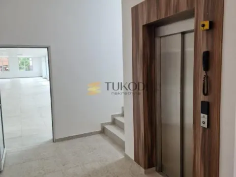 Izdavanje, poslovni prostor, 930m², Telep, Novi Sad Sve Podlokacije - image 5