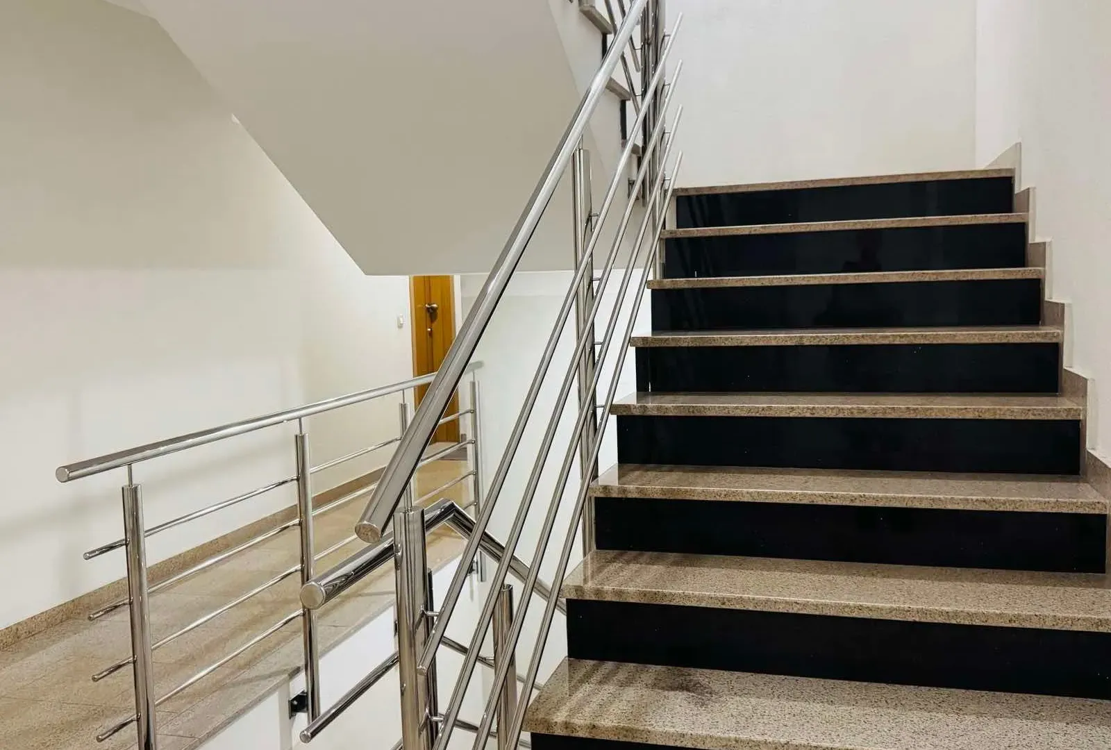 Prodaja, dvosoban stan, 62m², Krivi Most, Podgorica