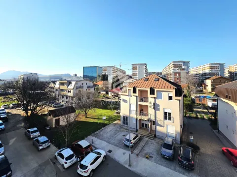 Rent, two bedroom apartment, 77m², Krivi Most, Podgorica - image 10