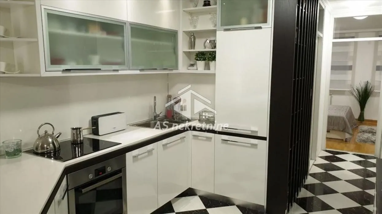 Izdavanje, dvosoban stan, 60m², Vračar Hram, Vračar Sve Podlokacije